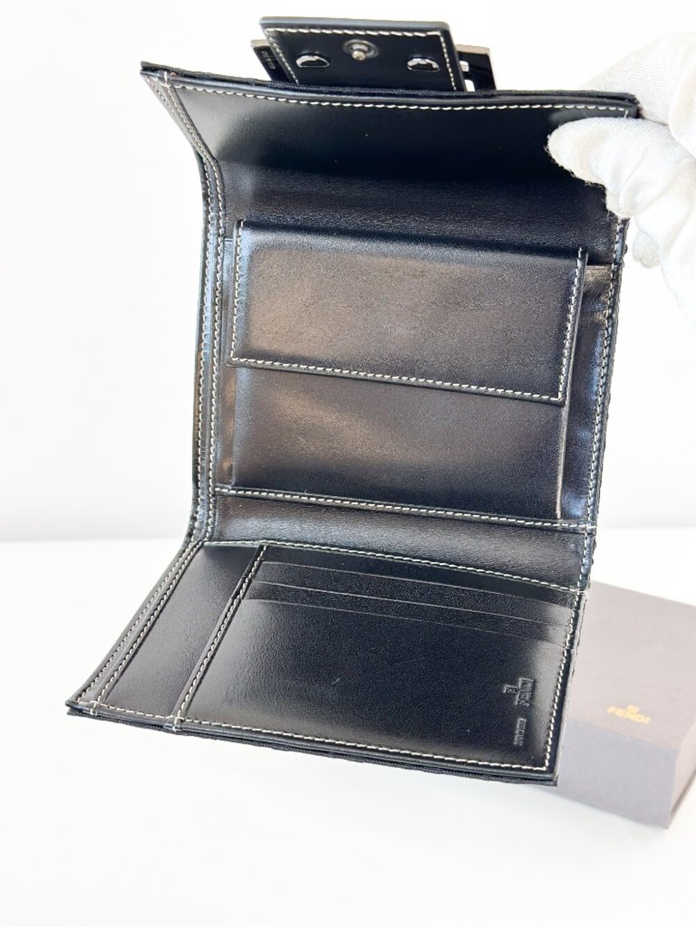 Fendi Zucchino Wallet Black - Picture 9 of 15